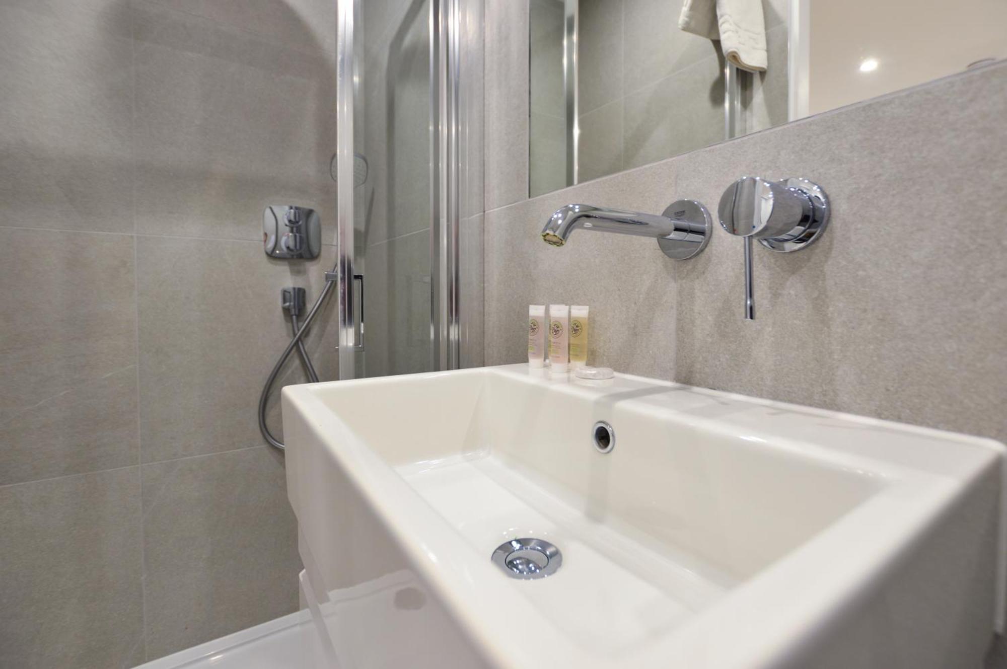 Earls Court East Serviced Apartments By Stayprime Londres Exterior foto